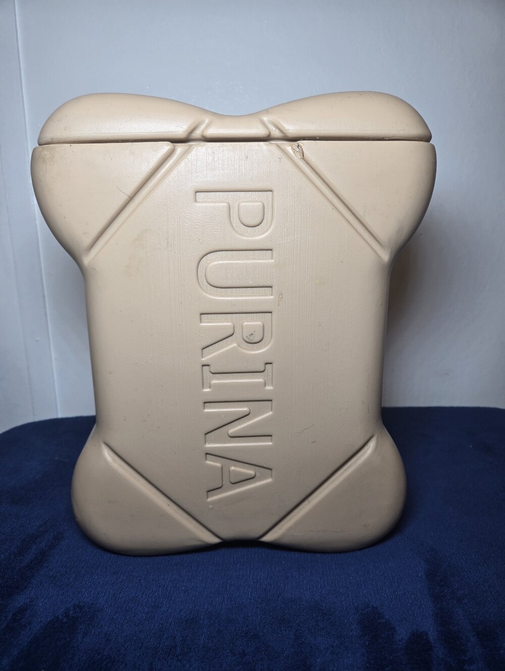 Purina Biscuits Dog Treat Storage Container Bone Shape blow mold plastic